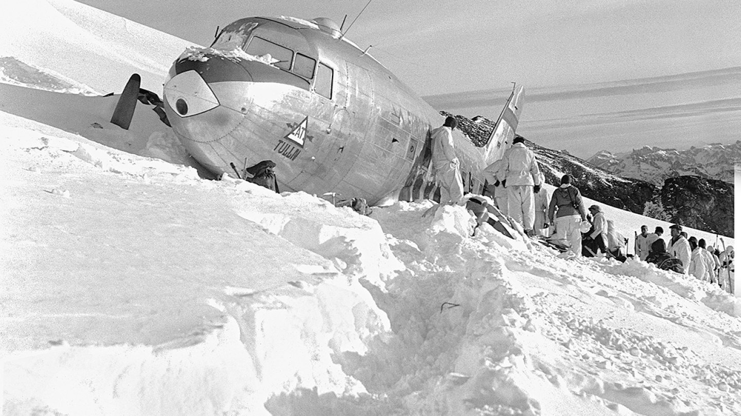 Aviation : la canicule fait ressurgir les débris d'une épave de 1946.