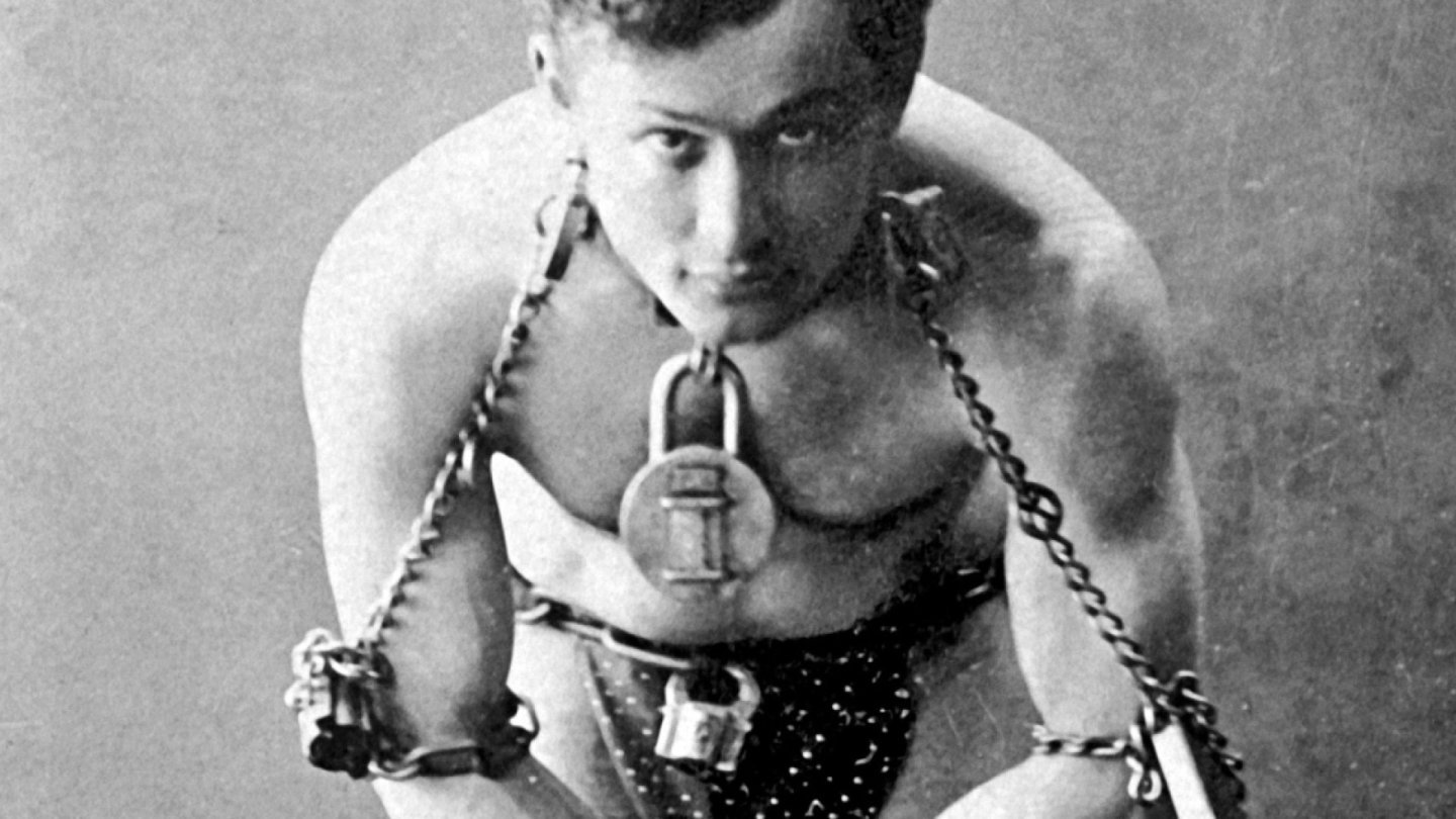 Harry Houdini illusionniste magicien
