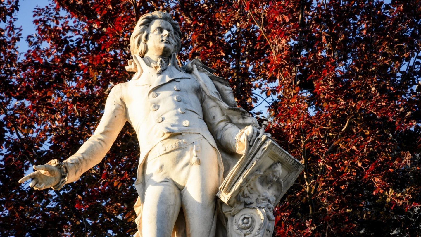 Statue de Wolfgang Amadeus Mozart dans un parc de Vienne, en Autriche.